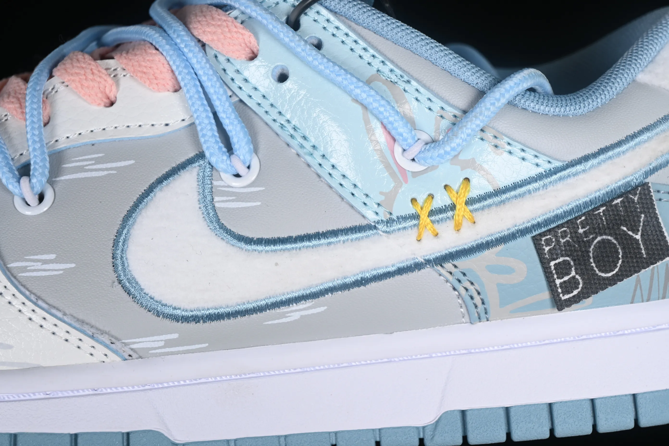 All Categories Nk SB Dunk Series Nk SB Dunk Low Low-top sneakers Nk Dunk Low CNY Made in Cass Hand-painted rabbit Gray blue and white SB strap deconstructed low-top casual sneakers FB1871-011
